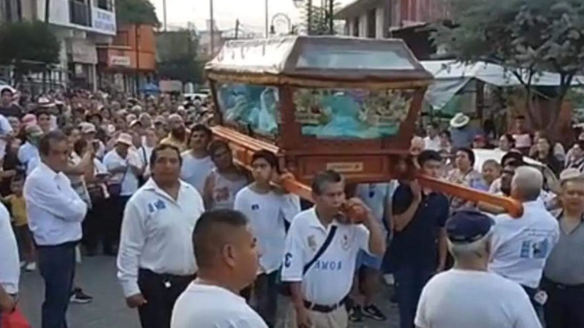 Realizan procesión atípica en el pueblo mágico